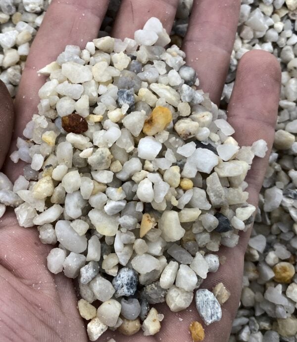 Crushed Cowra White 3-8mm Pebble - Image 2